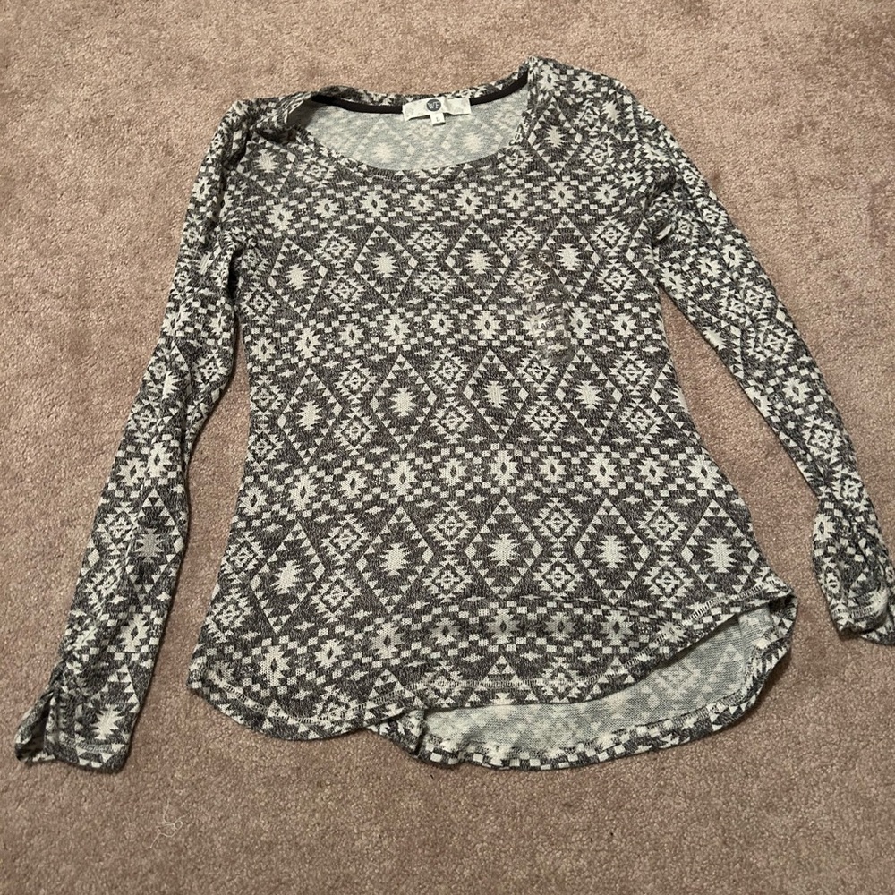 Women’s long sleeve Aztec print shirt
